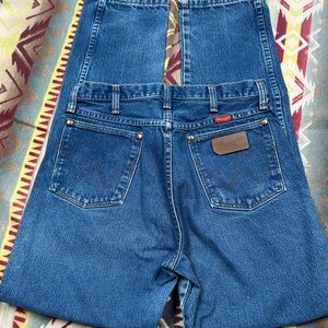 Wrangler Relaxed Fit Blue Jeans
